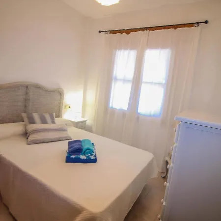 Villa Denia, 4 Dormitorios, 8 Personas - Es-262-24