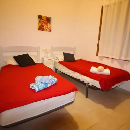 Villa Denia, 4 Dormitorios, 8 Personas - Es-262-24 *